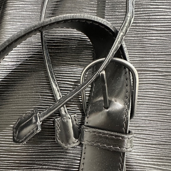 Authentic Louis Vuittton Epi Backpack - Picture 7 of 14